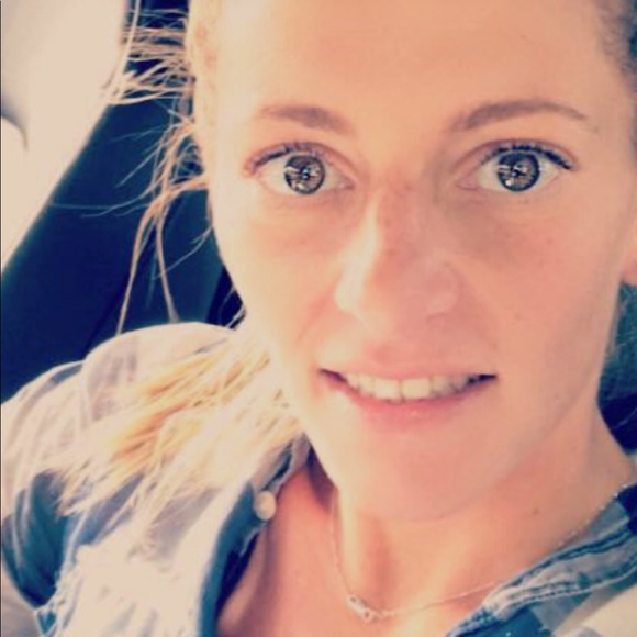 Your Posher, Pamela Stella, Bennys’s Luncheonette - Picture 2 of 5